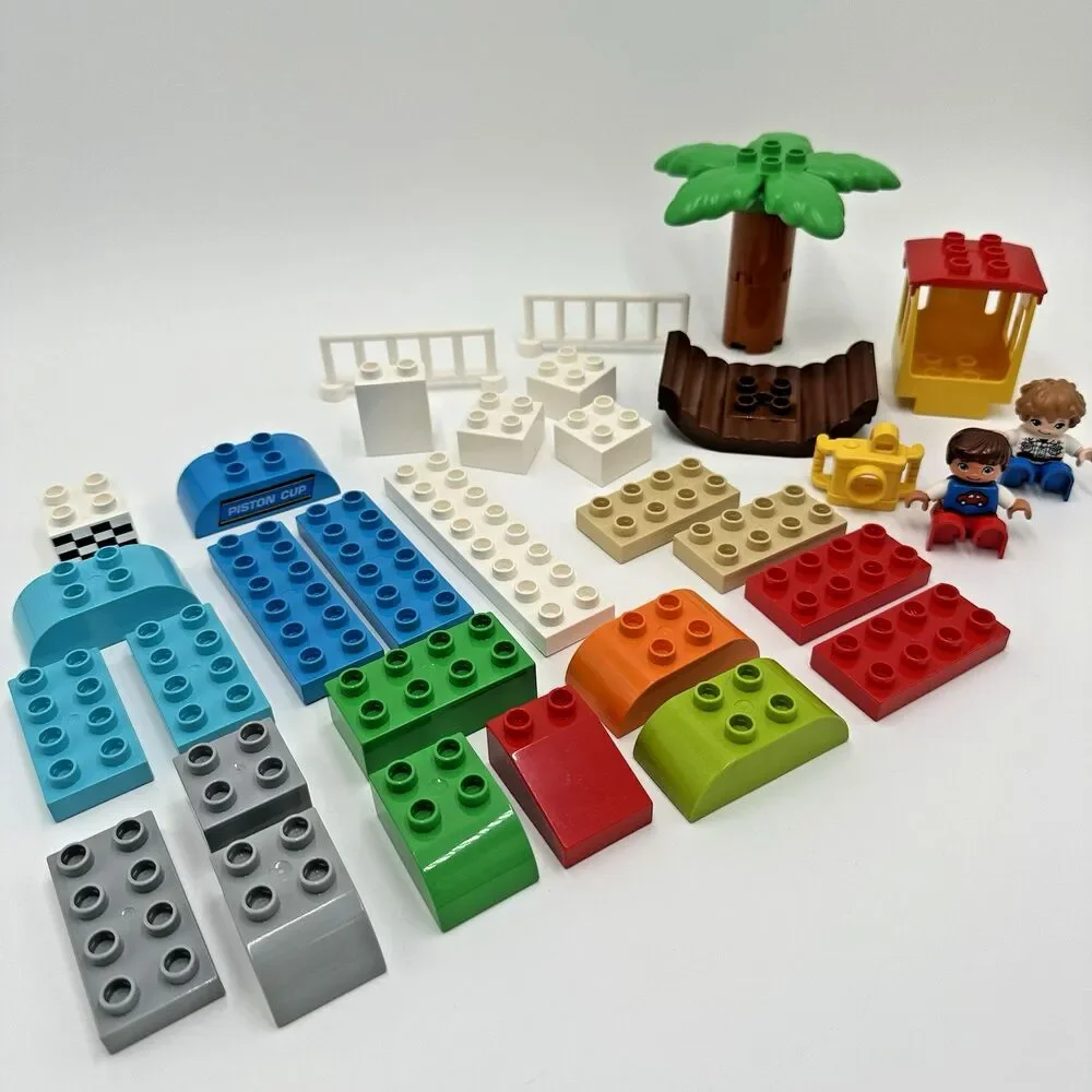Lego Duplo Building Blocks Assorted Pieces Parts Replacement Figures Lot of 35